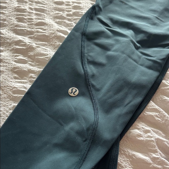 Set lululemon athletica Teal and Black leggings and sports bra - Picture 10 of 13